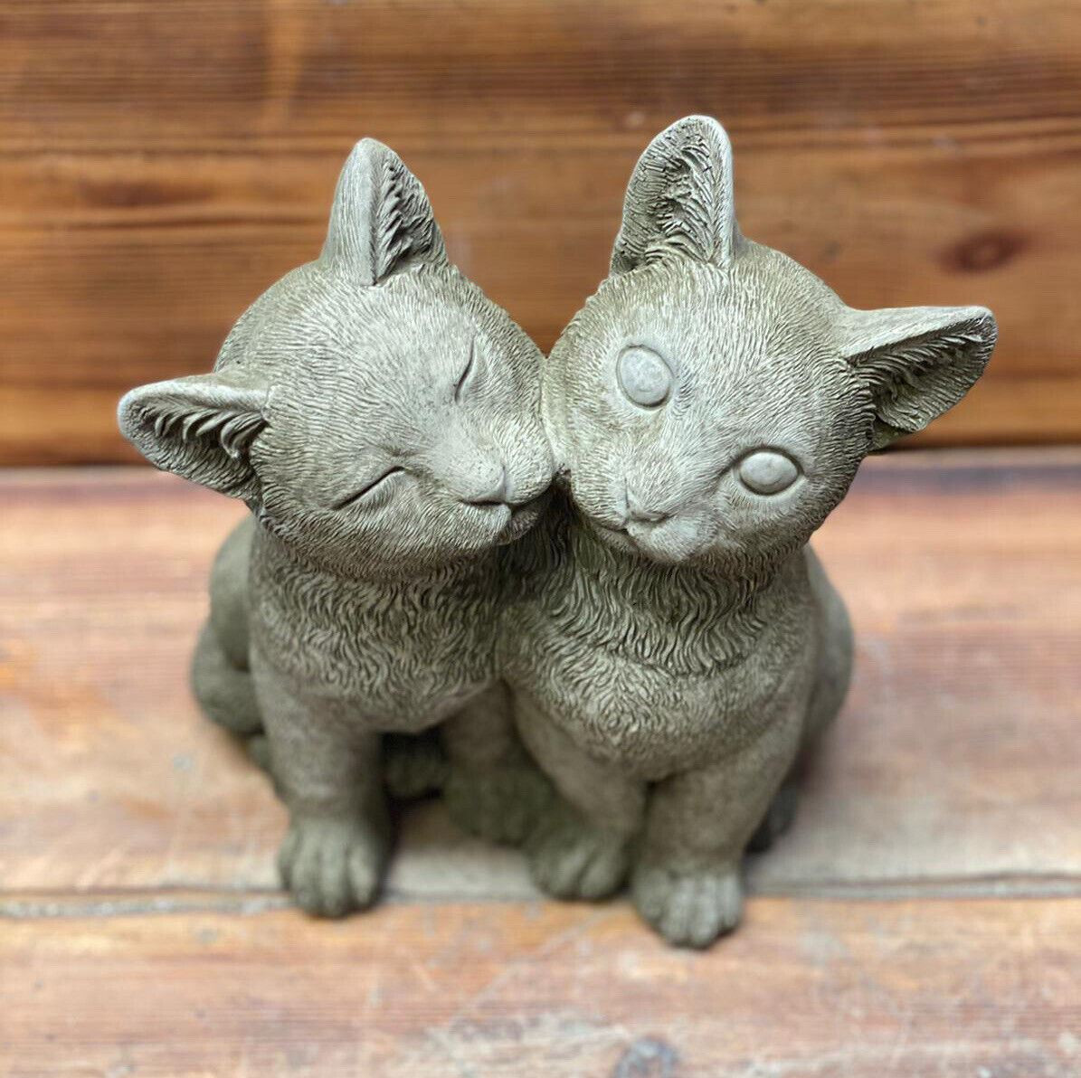 STONE GARDEN PAIR OF CUTE LOVING KISSING CATS KITTEN CAT STATUE ORNAMENT 