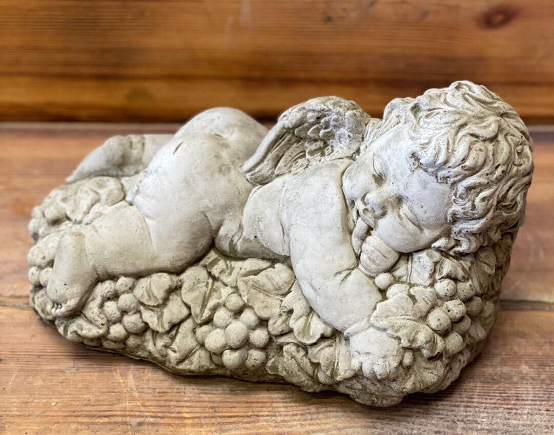 STONE GARDEN CHERUB ANGEL ON LEAVES MEMORIAL STATUE ORNAMENT