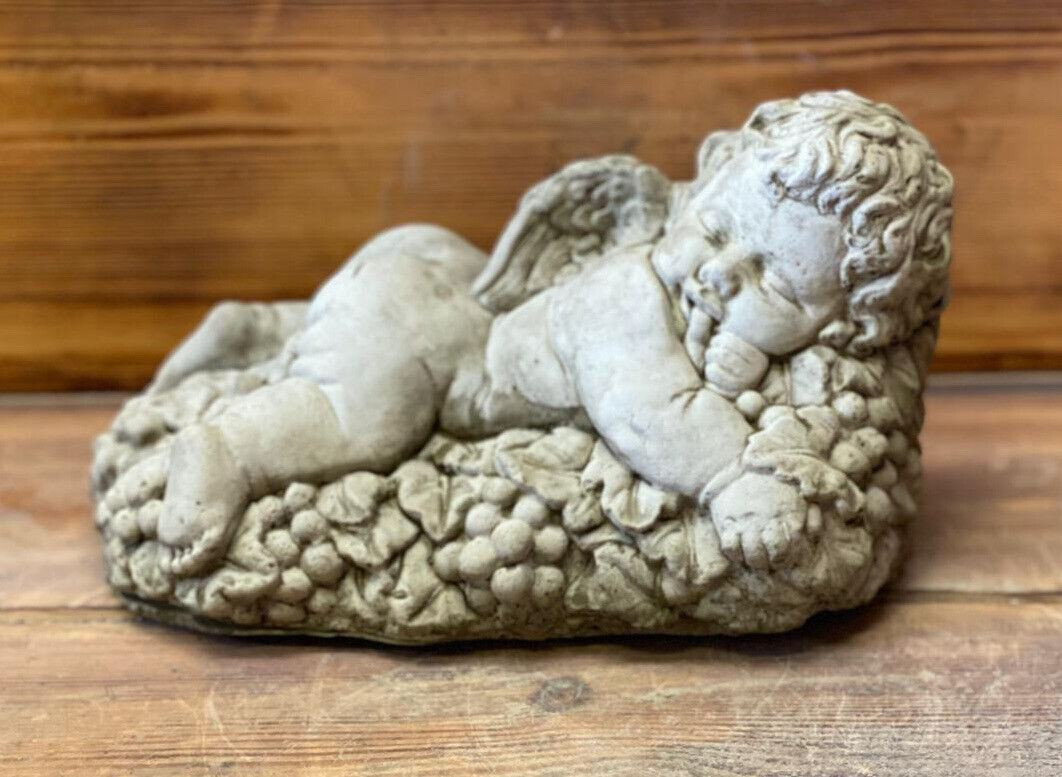 STONE GARDEN CHERUB ANGEL ON LEAVES MEMORIAL STATUE ORNAMENT