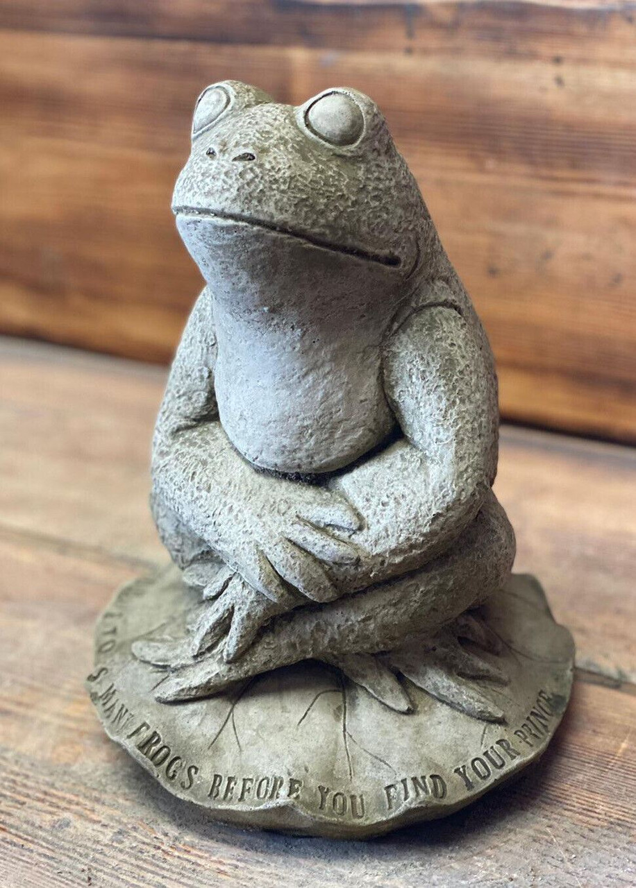 STONE GARDEN PRINCE CHARMING FROG ON A LILY PAD VERSE STATUE ORNAMENT