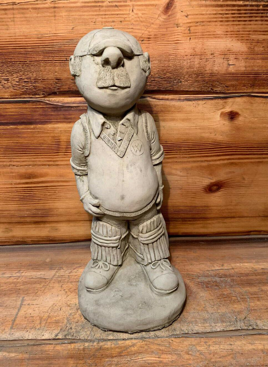 STONE GARDEN CRICKET BATSMAN BATTER GIFT CRICKETER CONCRETE ORNAMENT