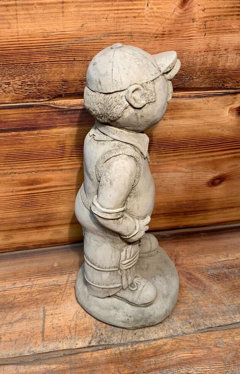 STONE GARDEN CRICKET BATSMAN BATTER GIFT CRICKETER CONCRETE ORNAMENT