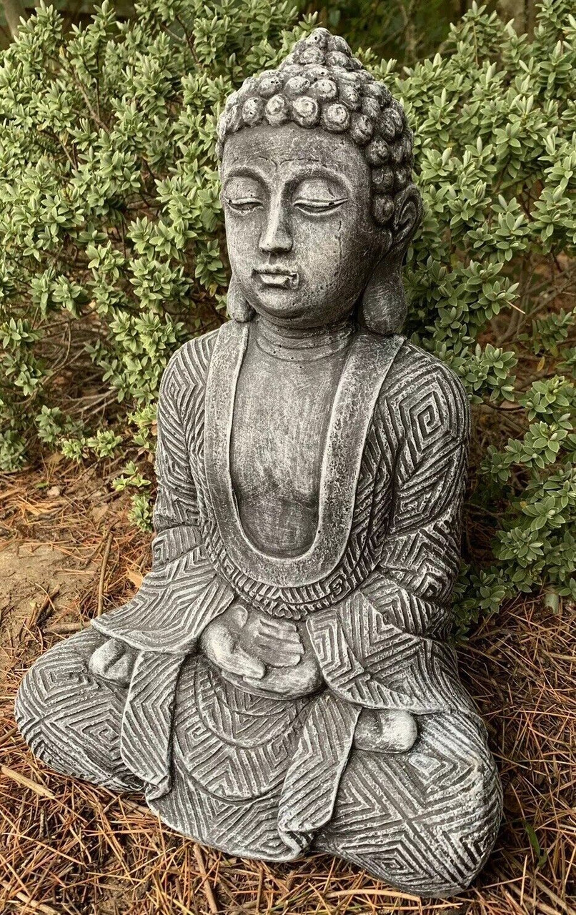 STONE GARDEN LARGE MAZE ROBE BUDDHA BLACK AND WHITE GIFT CONCRETE ORNAMENT