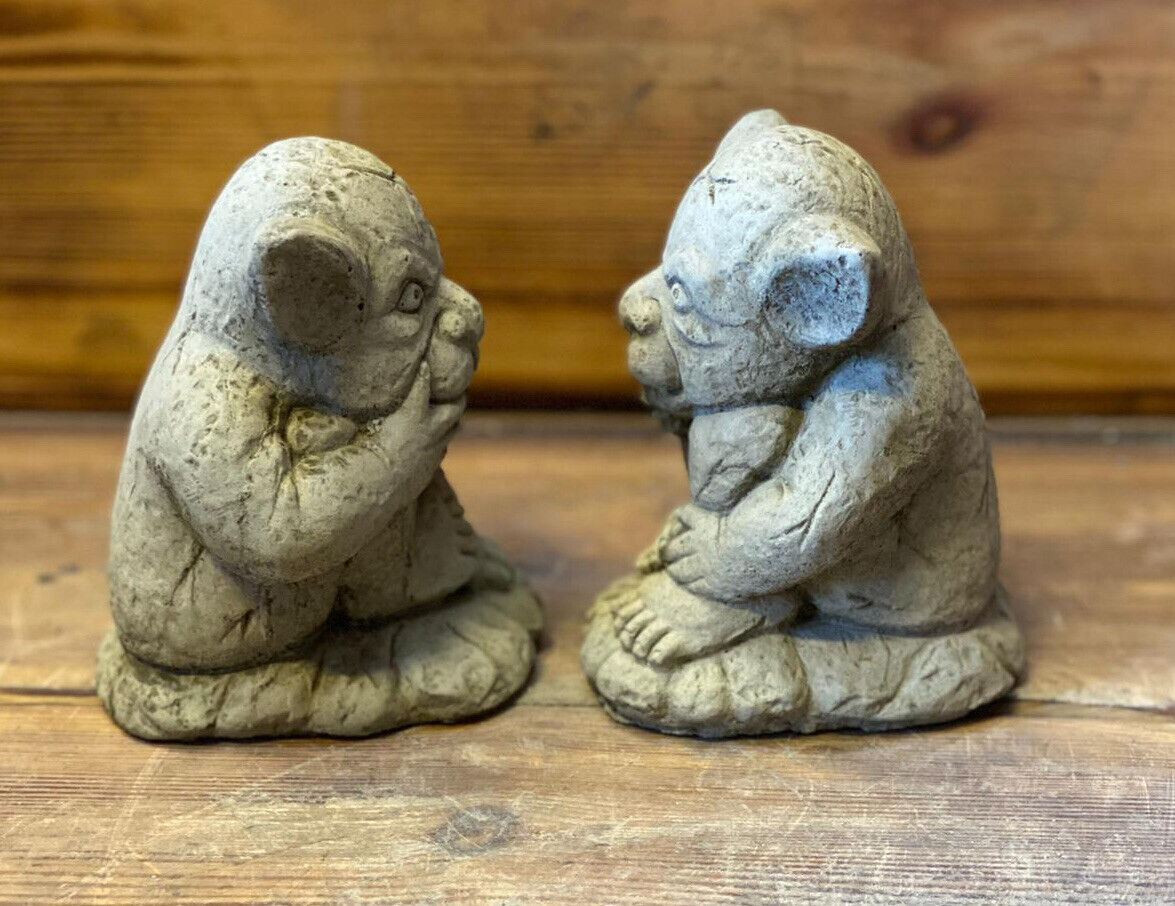 STONE GARDEN SMALL PAIR OF GARGOYLE GREMLIN PILLAR CAP STATUE ORNAMENTS