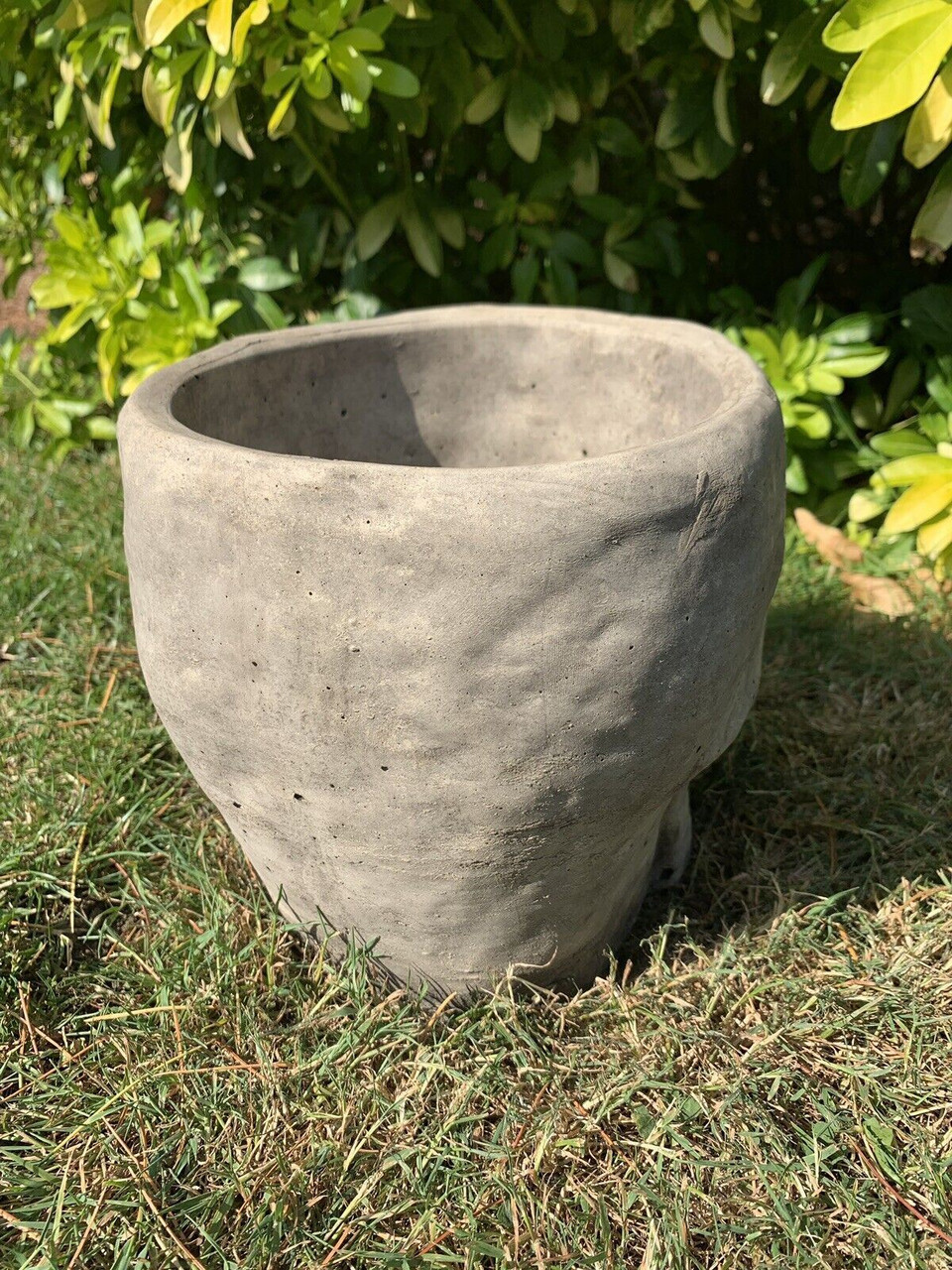 STONE GARDEN LARGE GOTHIC SKULL PLANTER PLANT POT CONCRETE ORNAMENT