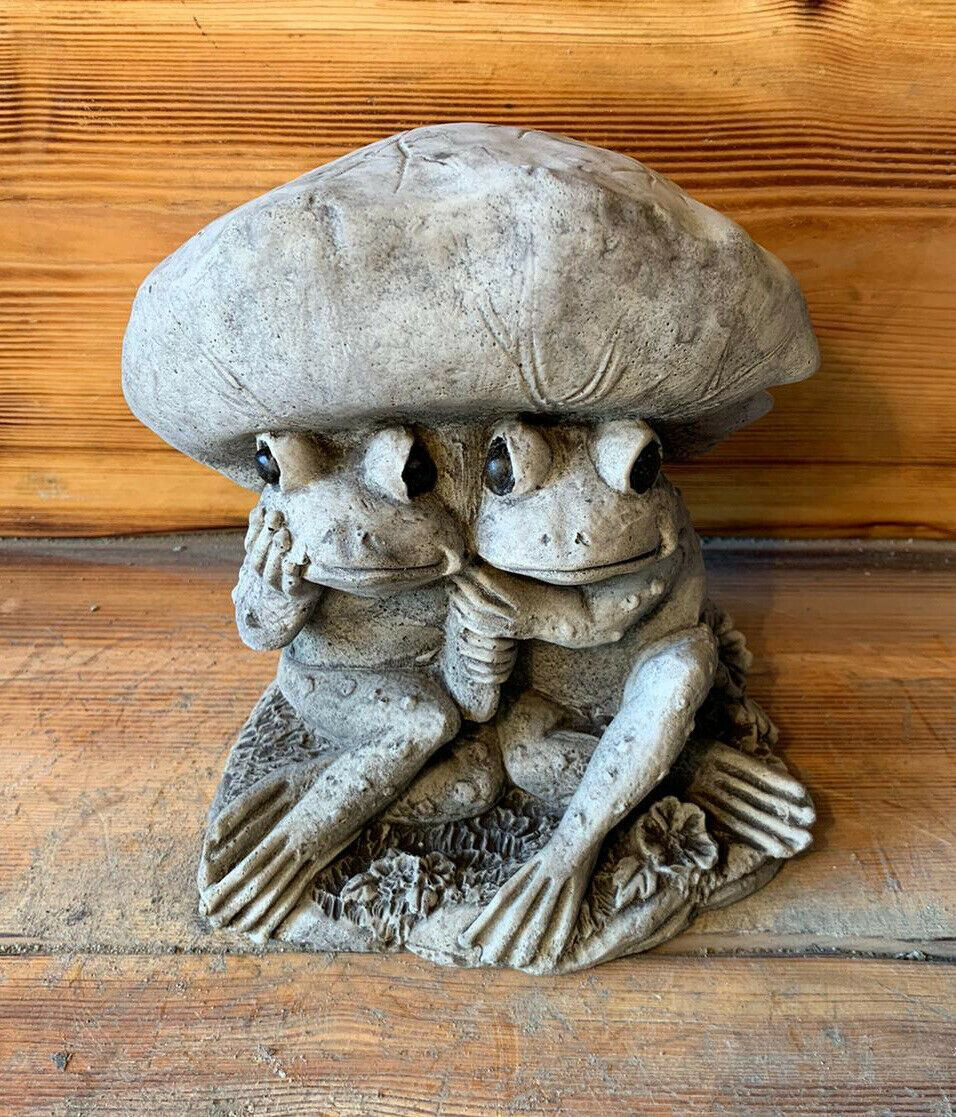 STONE GARDEN LOVING TWIN FROG/TOAD UMBRELLA GIFT CONCRETE ORNAMENT