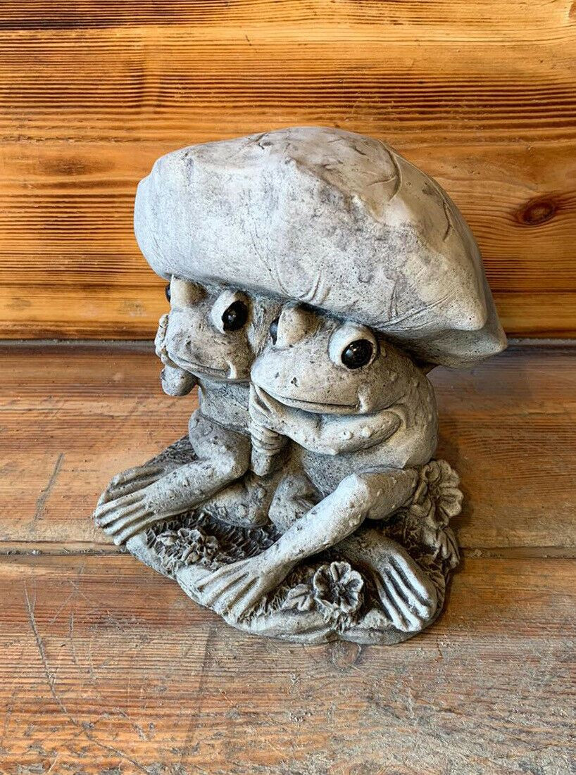 STONE GARDEN LOVING TWIN FROG/TOAD UMBRELLA GIFT CONCRETE ORNAMENT