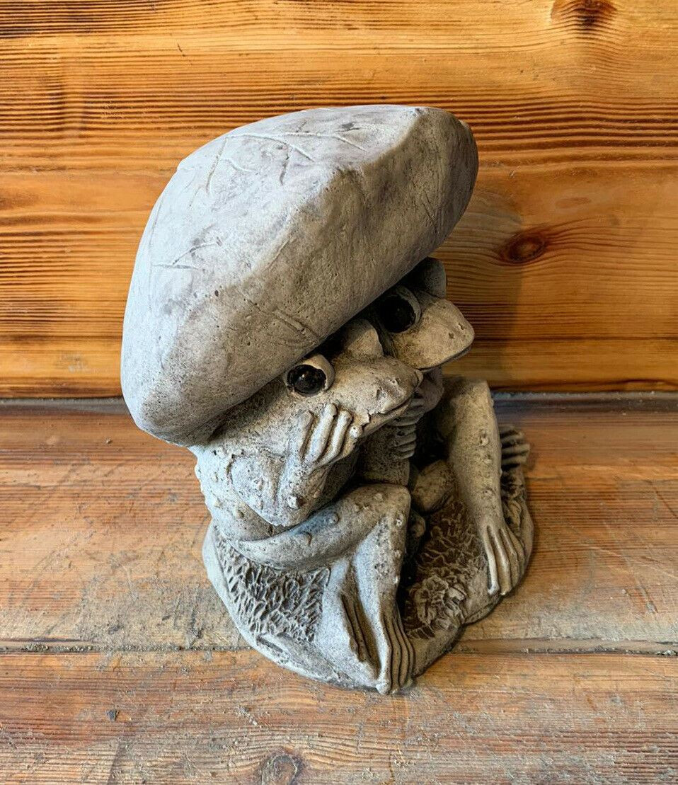 STONE GARDEN LOVING TWIN FROG/TOAD UMBRELLA GIFT CONCRETE ORNAMENT