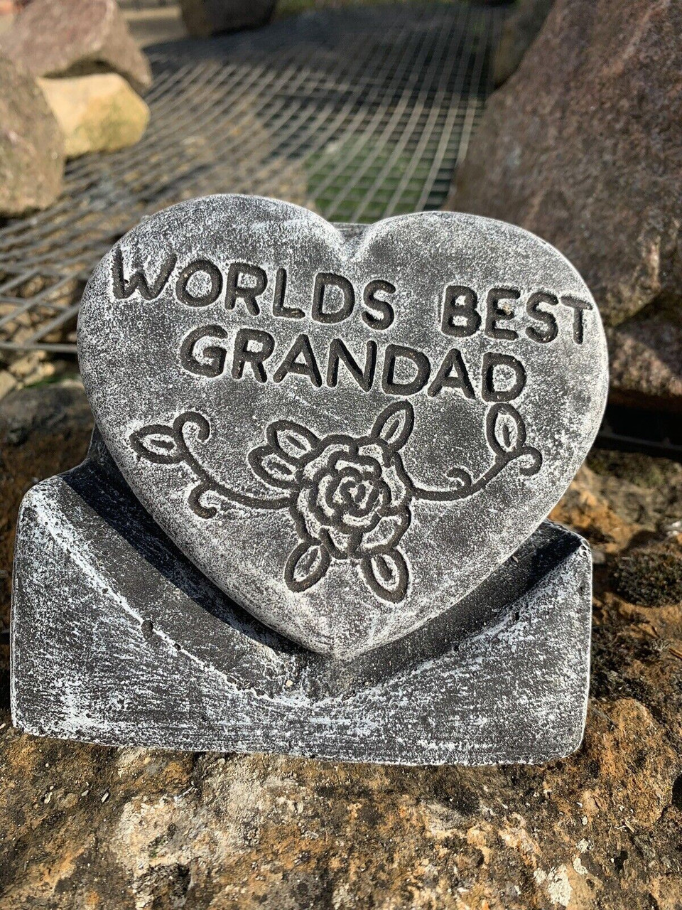 STONE GARDEN WORLDS BEST GRANDAD HEART MEMORIAL PLAQUE CONCRETE ORNAMENT