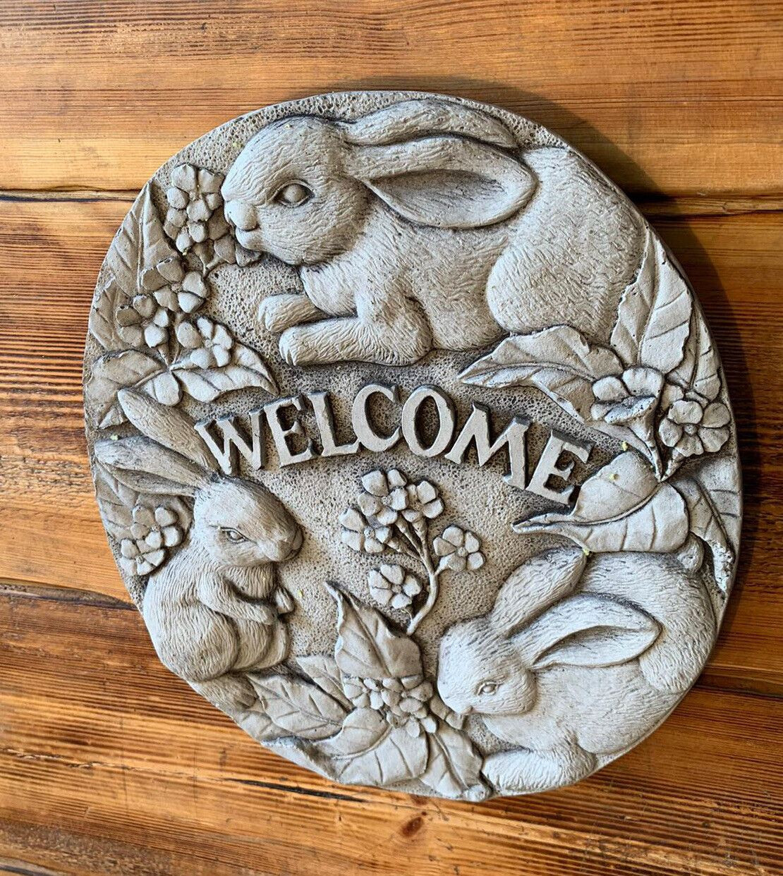 STONE GARDEN LARGE WELCOME RABBIT HARE WALL PLAQUE HANGING ORNAMENT