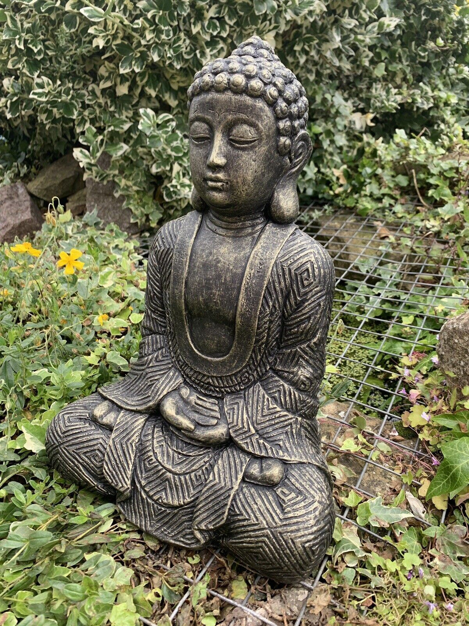 STONE GARDEN LARGE MAZE ROBE BUDDHA BLACK AND GOLD GIFT CONCRETE ORNAMENT