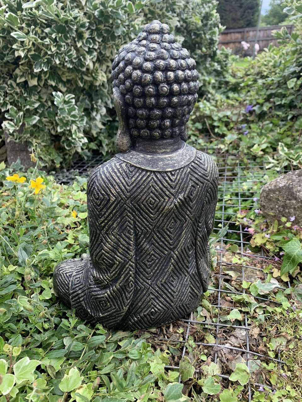 STONE GARDEN LARGE MAZE ROBE BUDDHA BLACK AND GOLD GIFT CONCRETE ORNAMENT