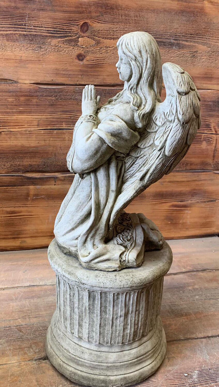 STONE GARDEN PRAYING ANGEL WOMAN GIRL ON PLINTH STATUE ORNAMENT