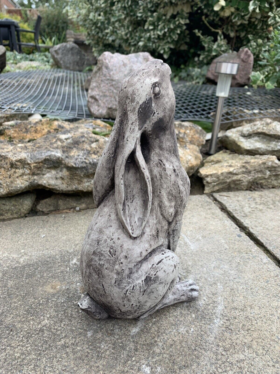 STONE GARDEN MOON GAZING HARE ORNAMENT 