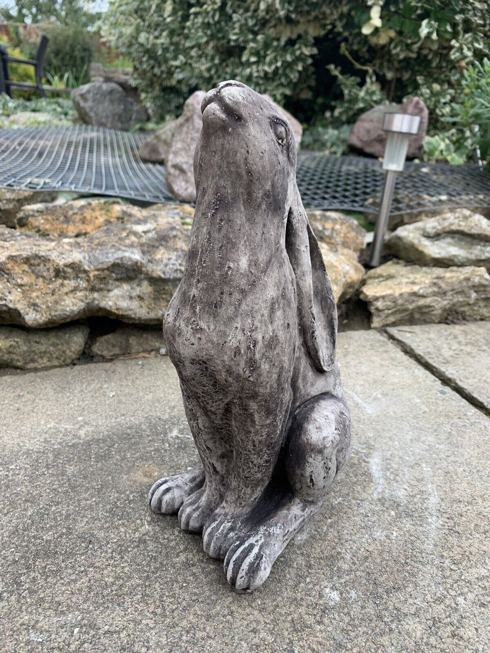 STONE GARDEN MOON GAZING HARE ORNAMENT 