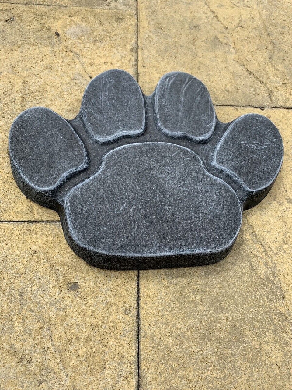 STONE GARDEN LARGE PAW PRINT STEPPING STONE MEMORIAL DOG CAT CONCRETE ORNAMENT