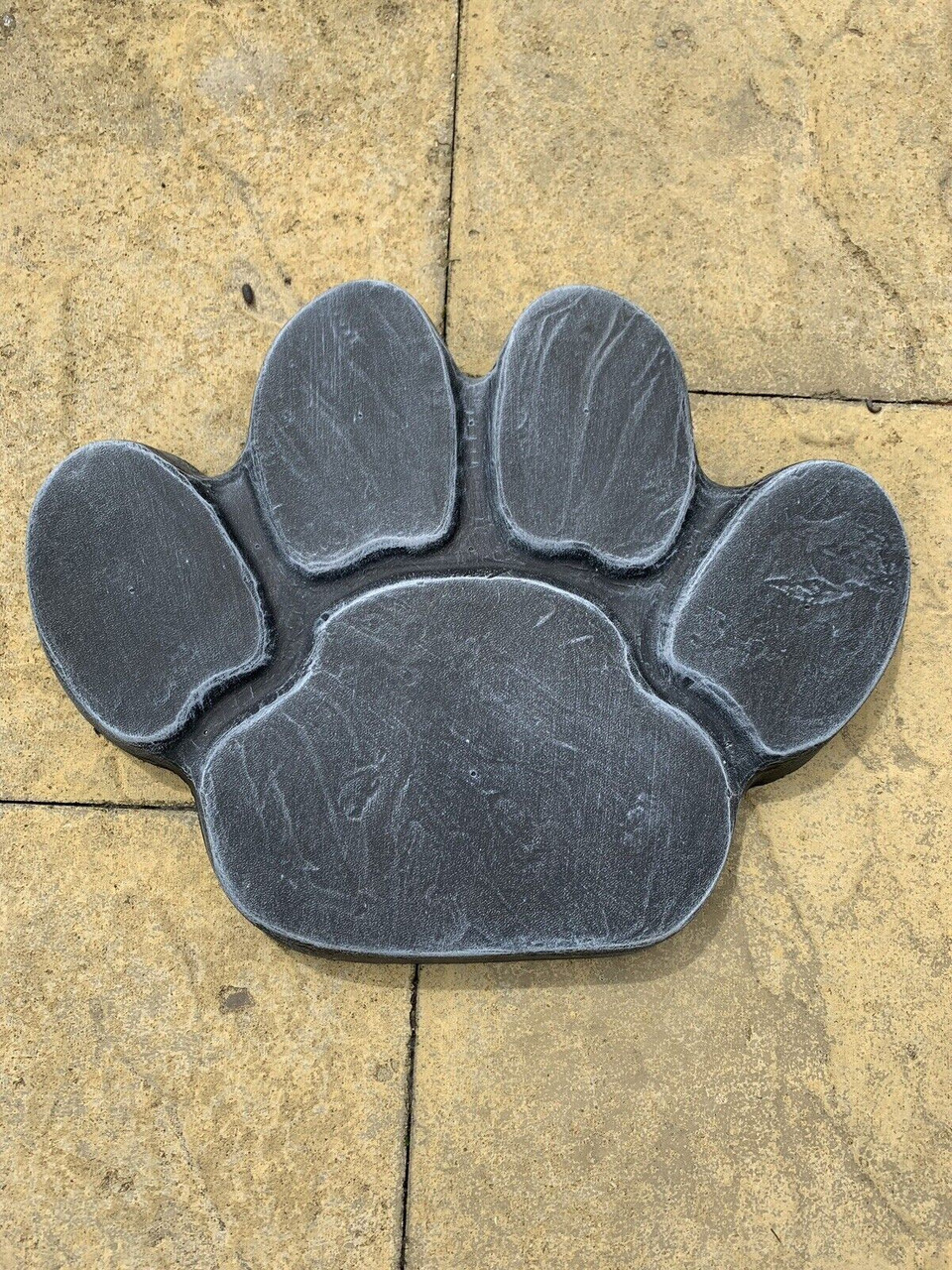 STONE GARDEN LARGE PAW PRINT STEPPING STONE MEMORIAL DOG CAT CONCRETE ORNAMENT