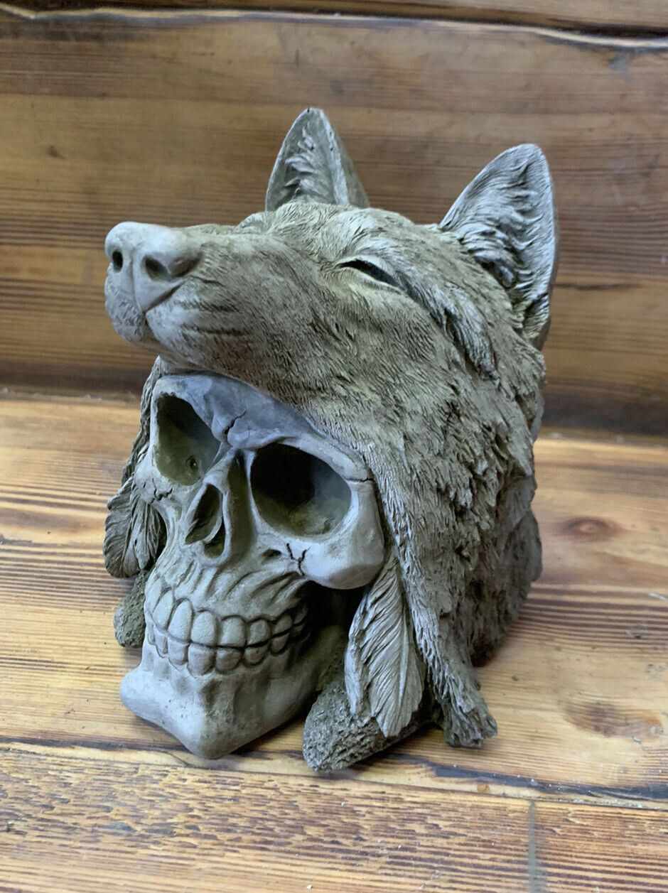 STONE GARDEN WOLF HEAD HAT GOTHIC HUMAN HEAD ORNAMENT STATUE