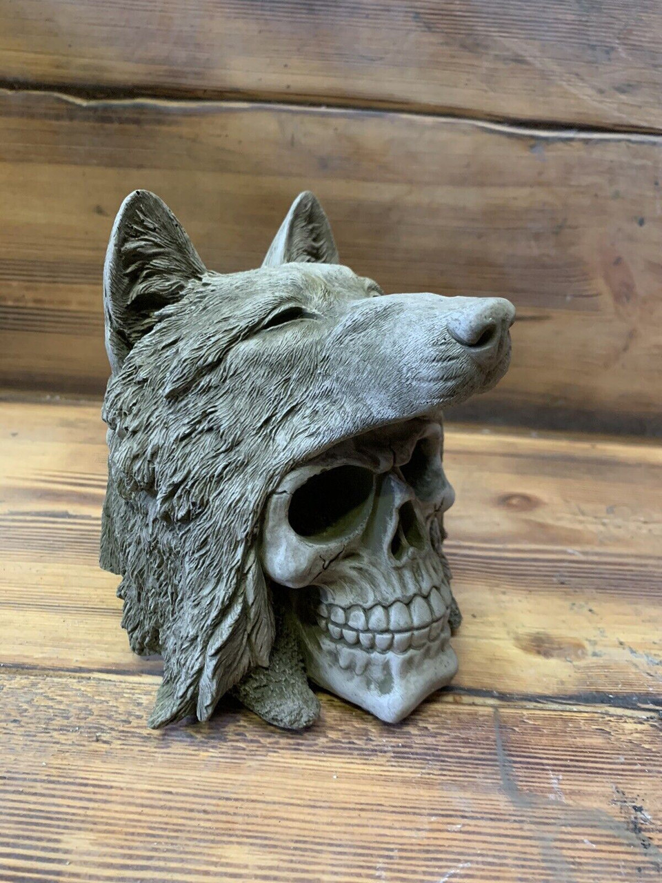 STONE GARDEN WOLF HEAD HAT GOTHIC HUMAN HEAD ORNAMENT STATUE