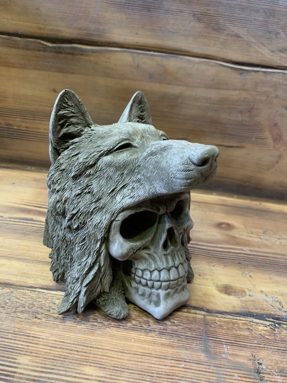 STONE GARDEN WOLF HEAD HAT GOTHIC HUMAN HEAD ORNAMENT STATUE