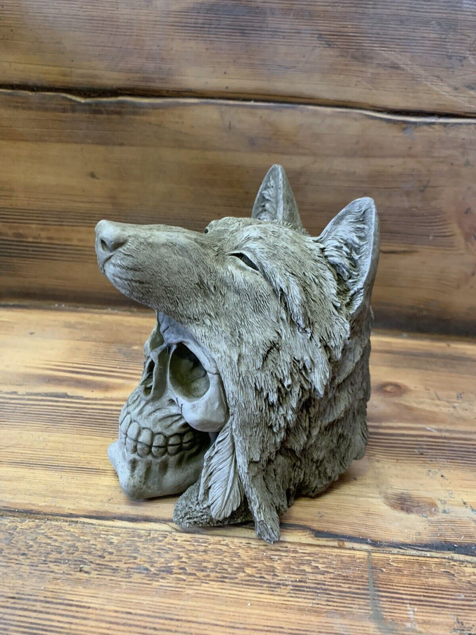 STONE GARDEN WOLF HEAD HAT GOTHIC HUMAN HEAD ORNAMENT STATUE