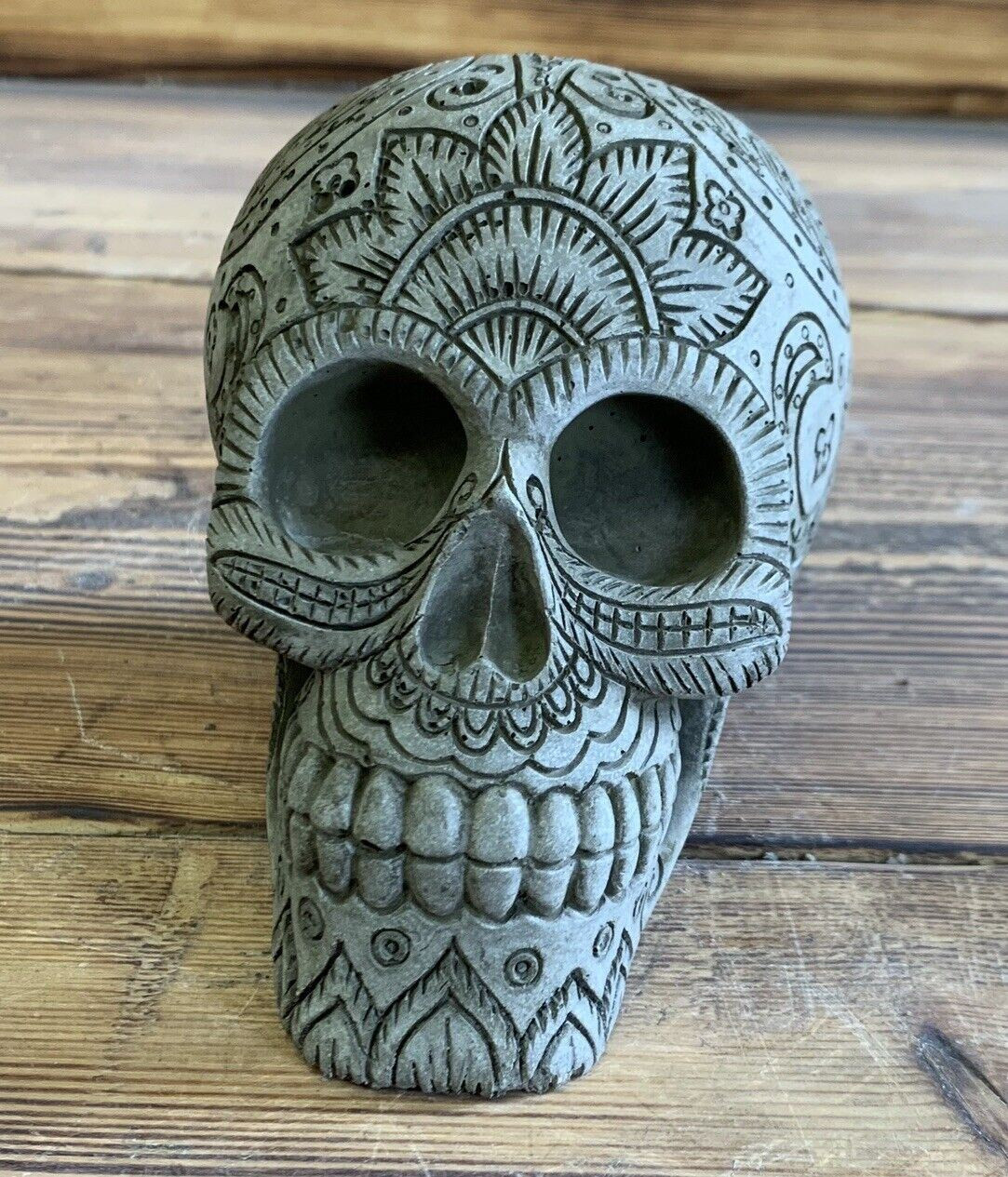 STONE GARDEN PATTERN SKULL GOTHIC HUMAN HEAD ORNAMENT STATUE