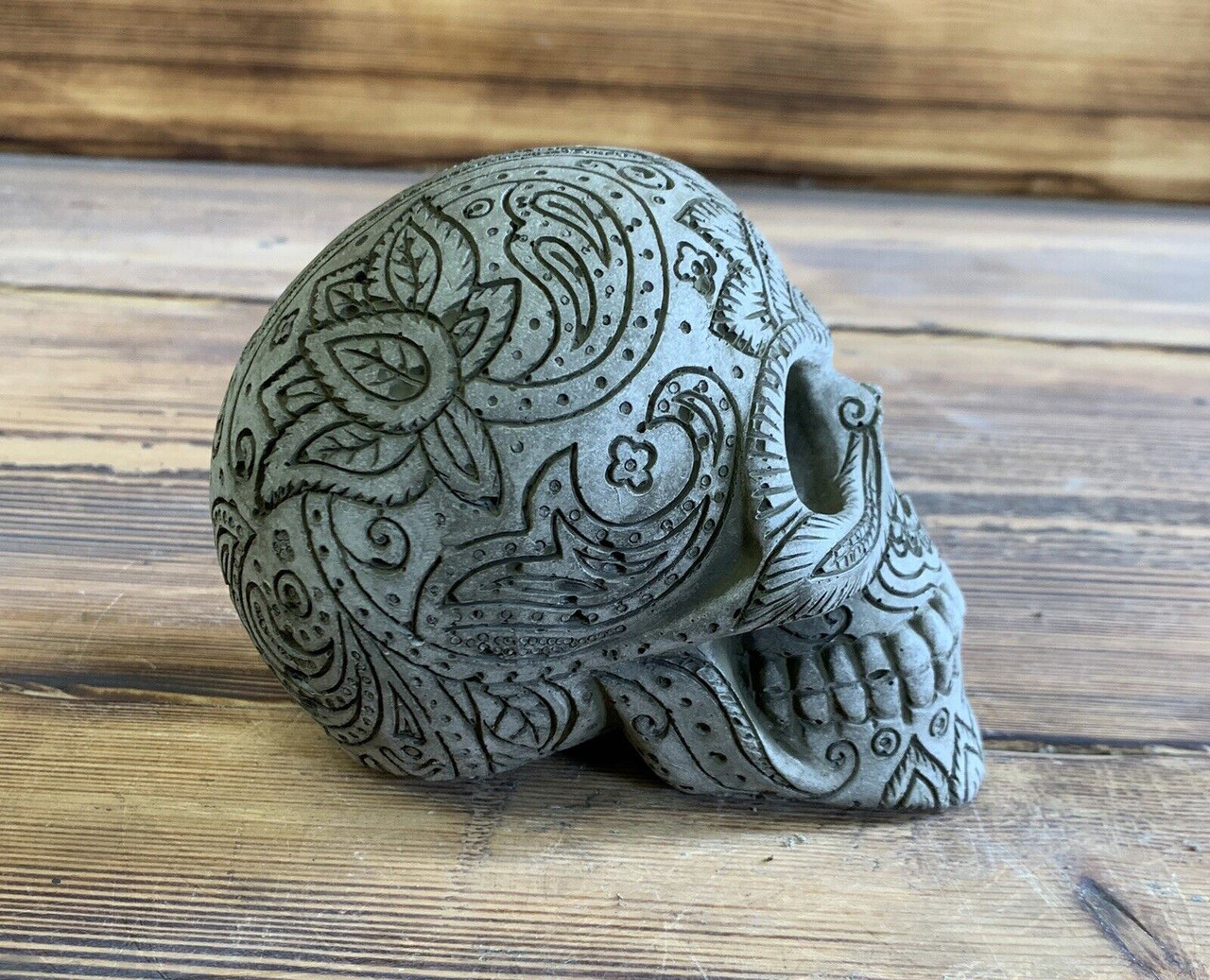 STONE GARDEN PATTERN SKULL GOTHIC HUMAN HEAD ORNAMENT STATUE