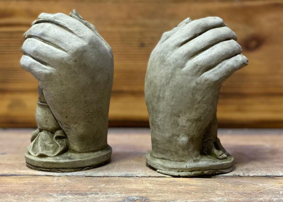STONE GARDEN PAIR OF SLEEPING ANGEL CHERUB IN HANDS MEMORIAL GIFT ORNAMENT