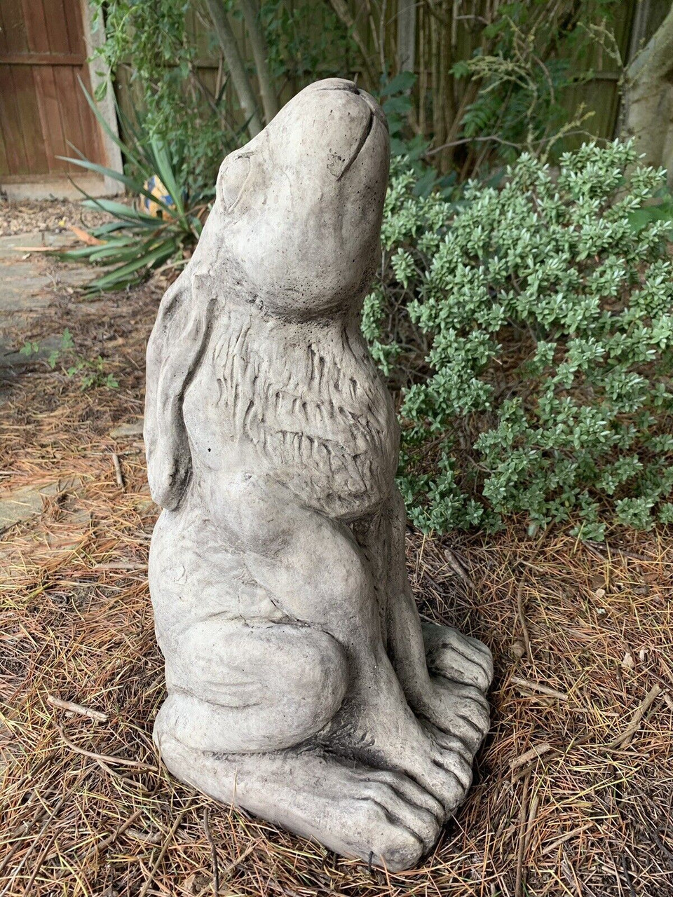 STONE GARDEN LARGE RUSTIC MOON GAZING HARE ORNAMENT 