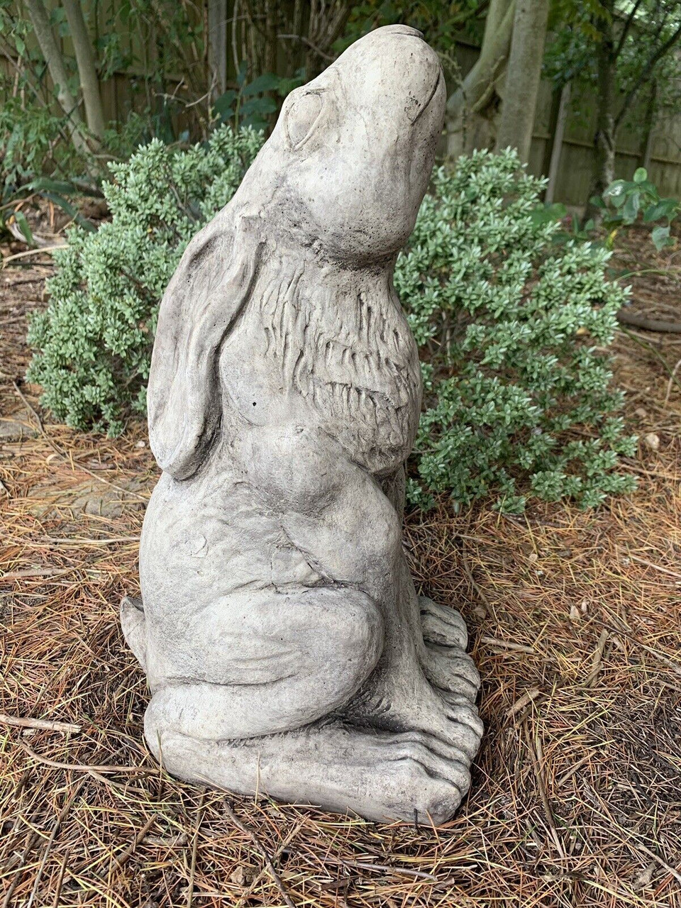 STONE GARDEN LARGE RUSTIC MOON GAZING HARE ORNAMENT 