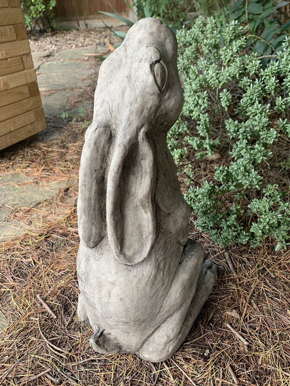 STONE GARDEN LARGE RUSTIC MOON GAZING HARE ORNAMENT 