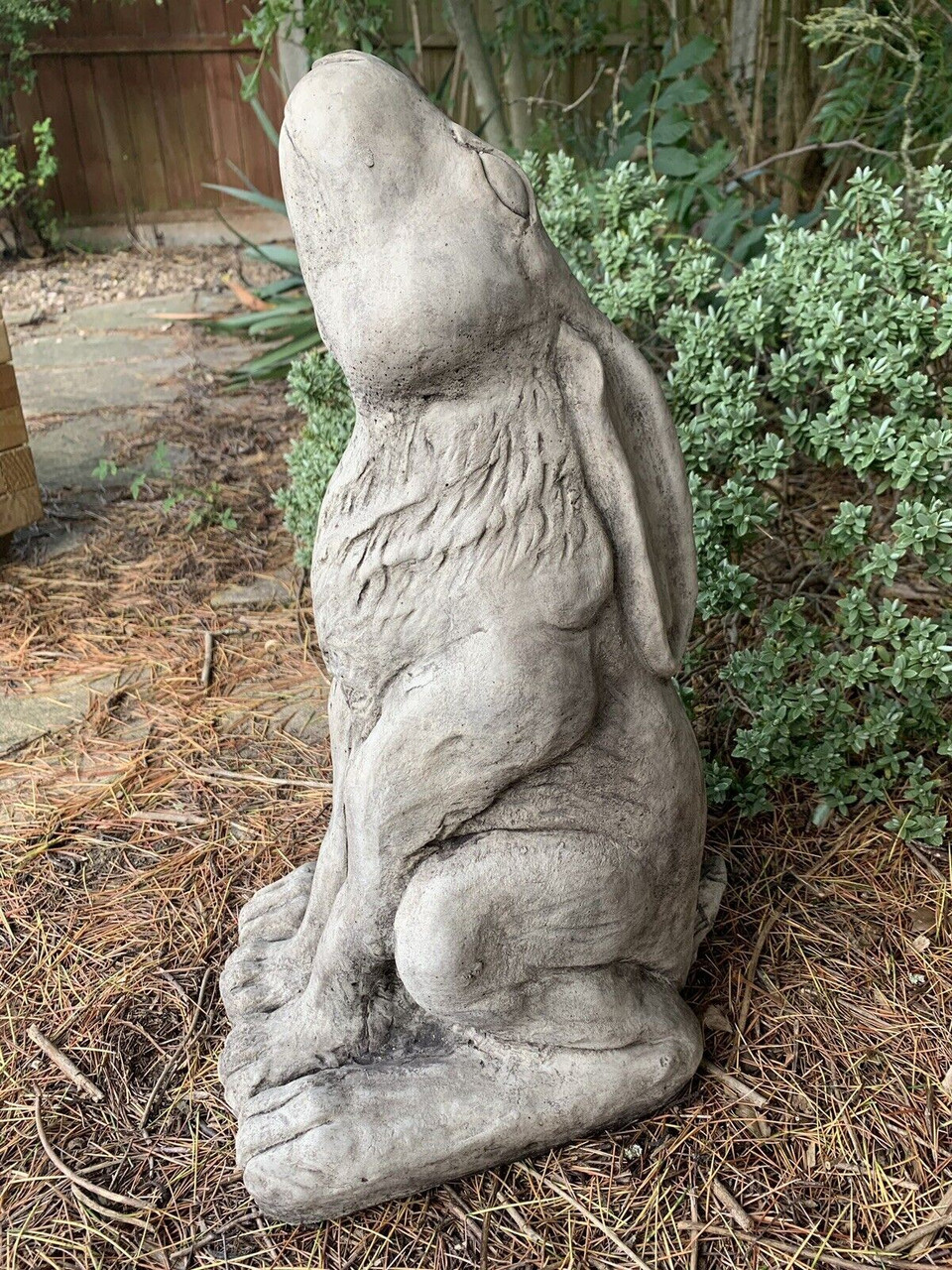 STONE GARDEN LARGE RUSTIC MOON GAZING HARE ORNAMENT 