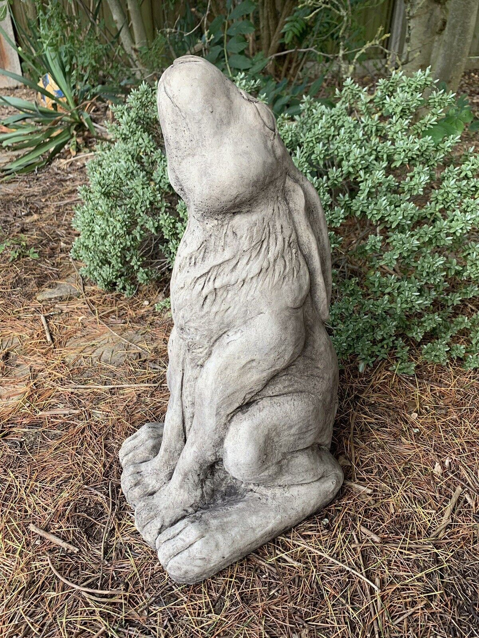 STONE GARDEN LARGE RUSTIC MOON GAZING HARE ORNAMENT 