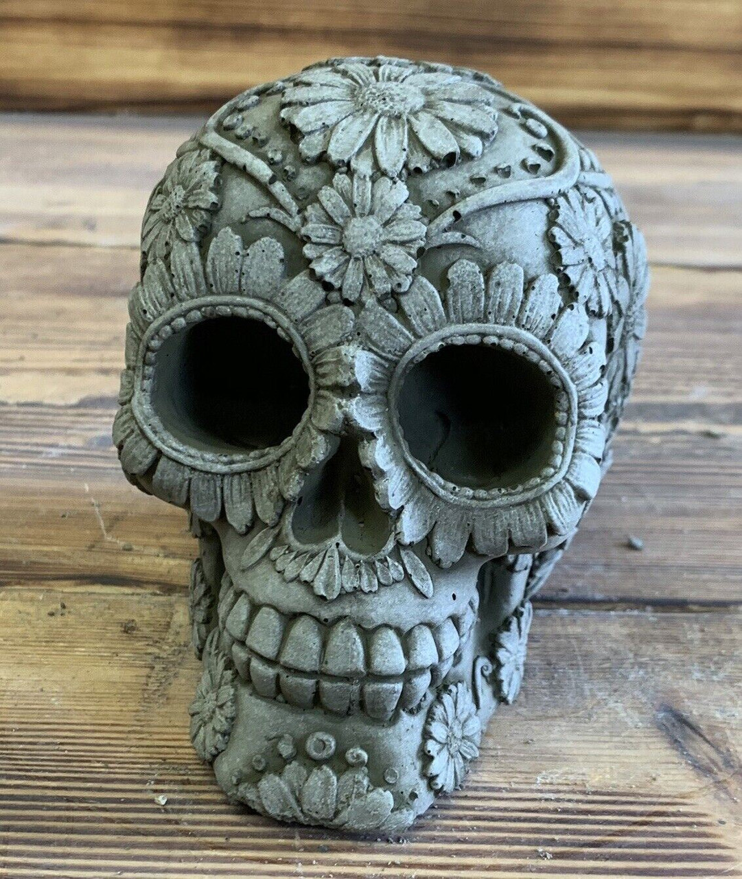 STONE GARDEN SMALL FLOWER SKULL GOTHIC HUMAN HEAD ORNAMENT STATUE