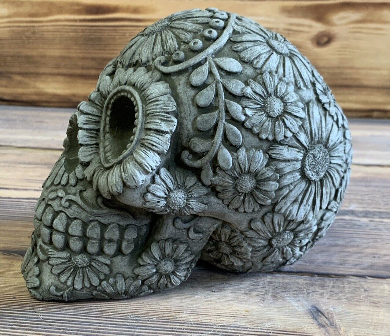 STONE GARDEN LARGE FLOWER SKULL GOTHIC HUMAN HEAD ORNAMENT STATUE