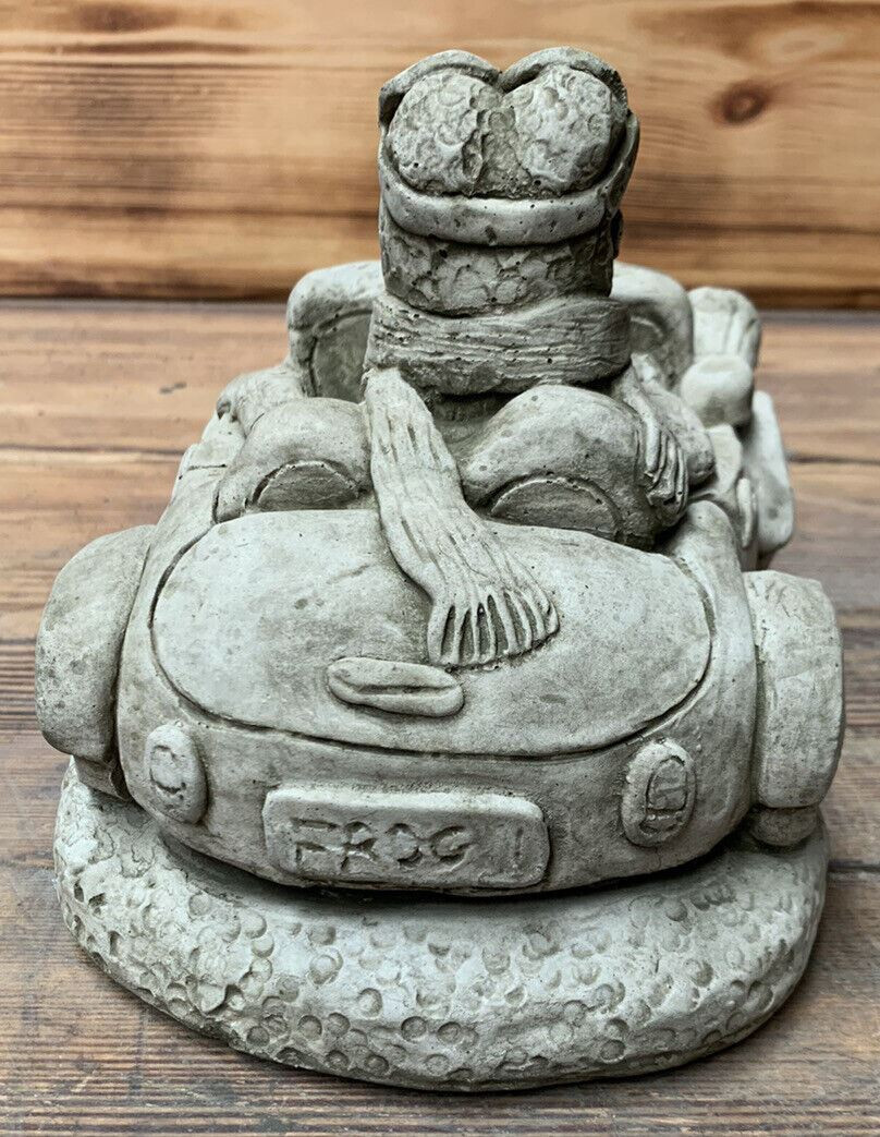 STONE GARDEN FROG IN A CAR TOAD GIFT ORNAMENT 