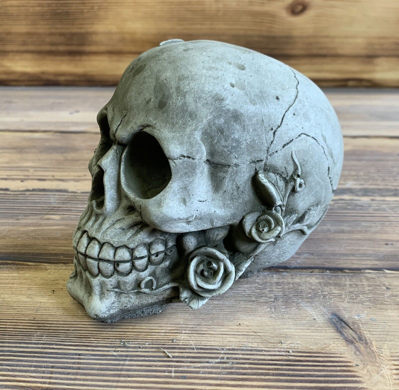 STONE GARDEN ROSE VINE SKULL GOTHIC HUMAN HEAD ORNAMENT STATUE