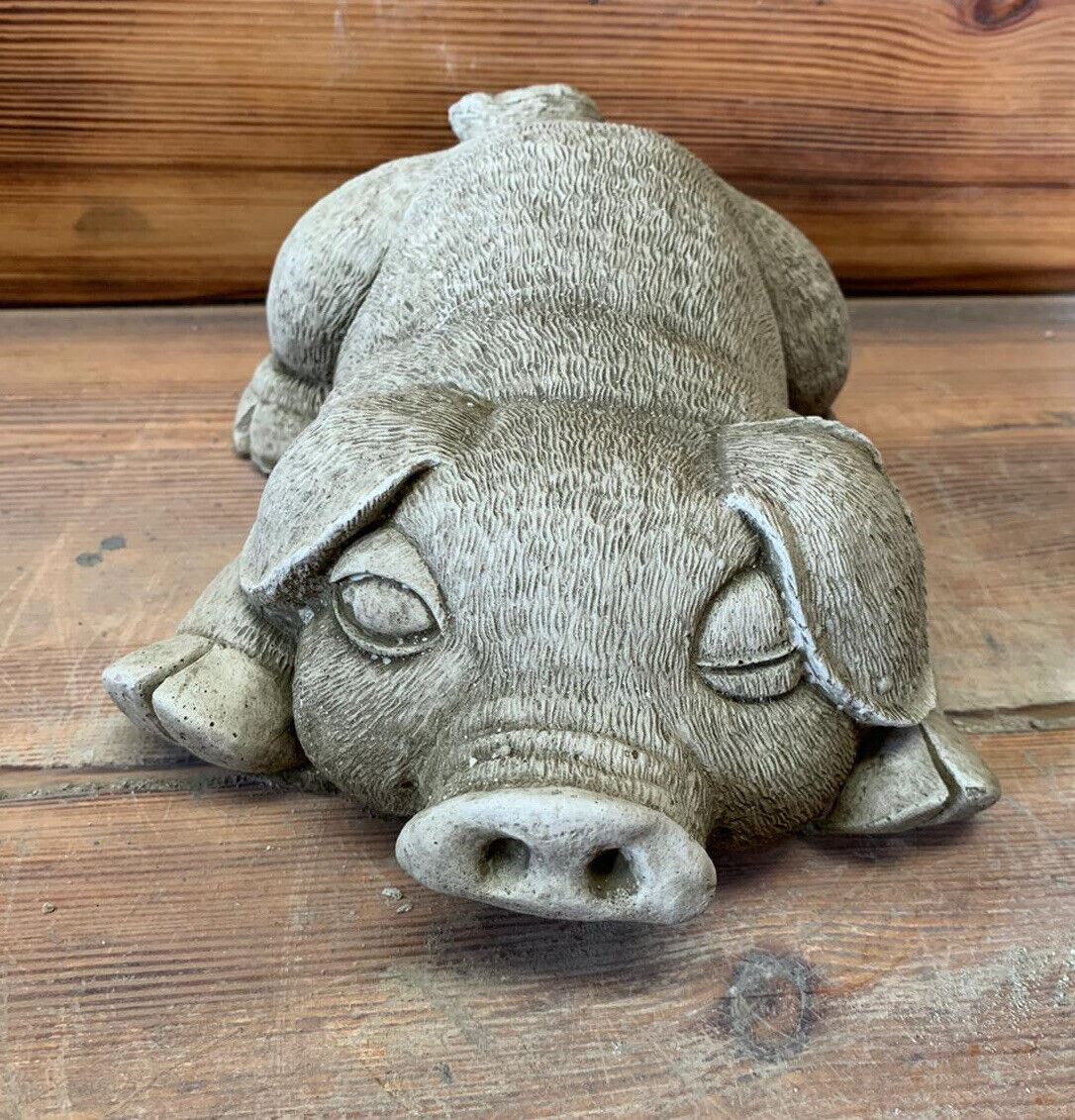 STONE GARDEN LAYING WINKING CHEEKY PIG DETAILED ORNAMENT STATUE