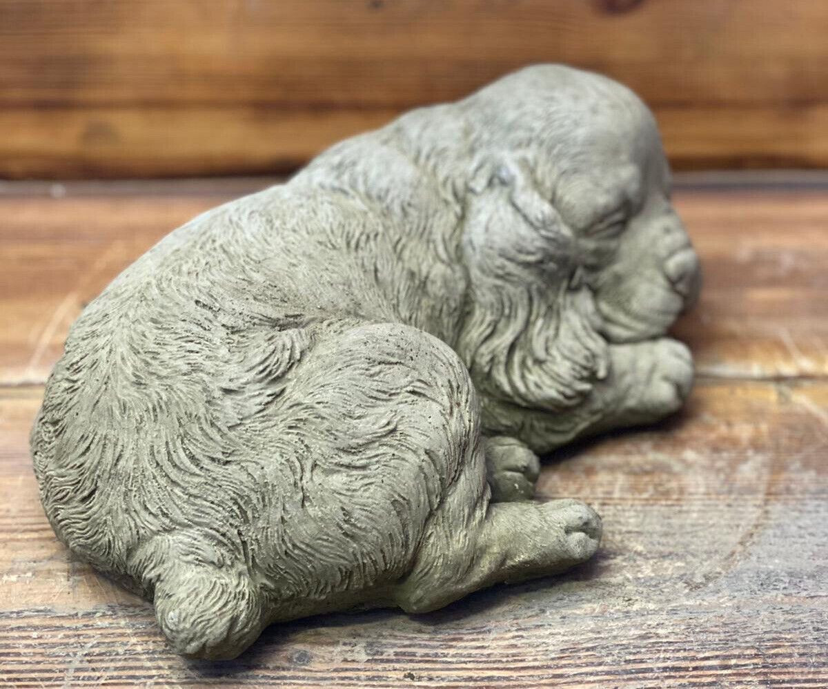 STONE GARDEN LYING SPANIEL DOG PUPPY SLEEPING HOUND ORNAMENT MEMORIAL STATUE