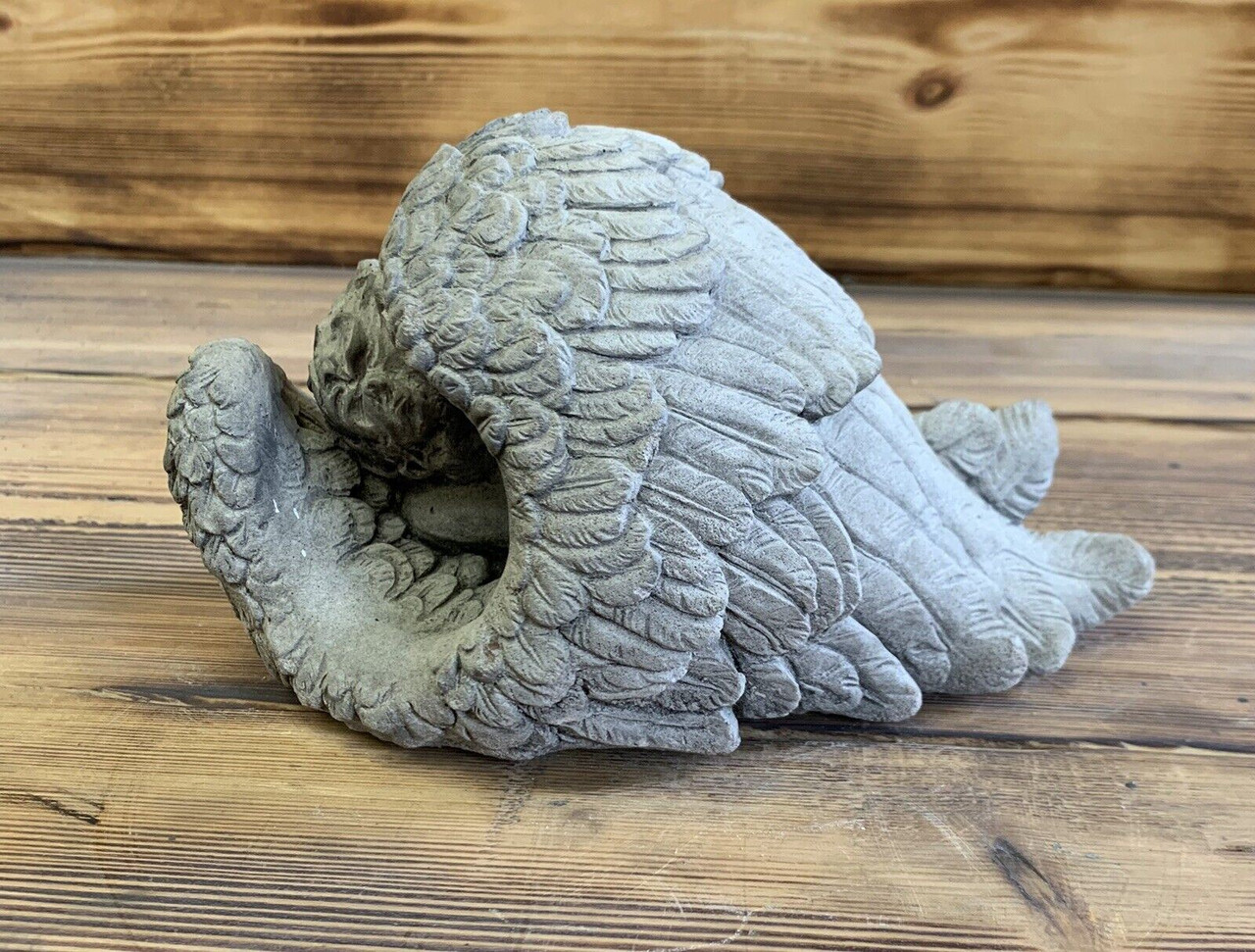 STONE GARDEN CHERUB ANGEL IN WINGS STATUE MEMORIAL ORNAMENT 