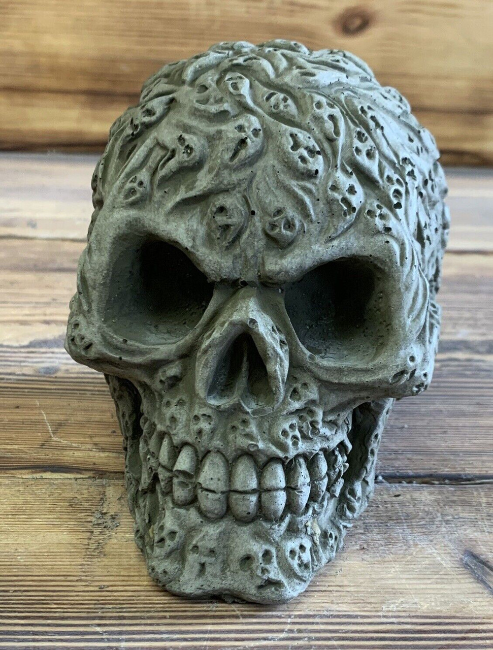 STONE GARDEN GHOST SKULL GOTHIC HUMAN HEAD ORNAMENT STATUE