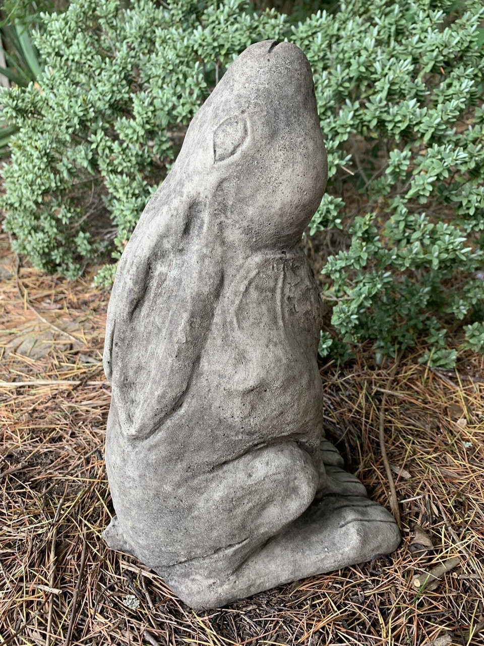 STONE GARDEN MEDIUM RUSTIC MOON GAZING HARE ORNAMENT