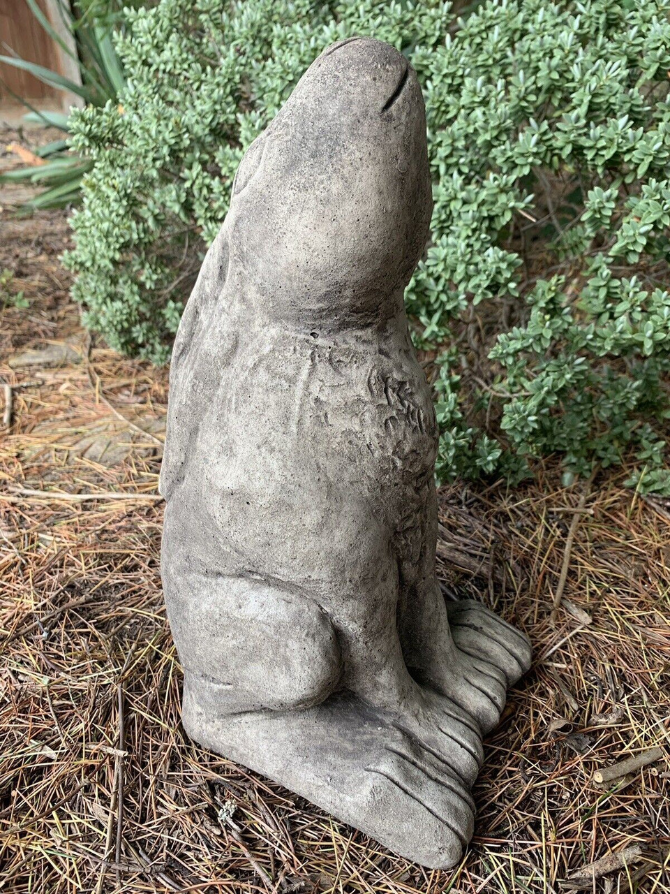 STONE GARDEN MEDIUM RUSTIC MOON GAZING HARE ORNAMENT