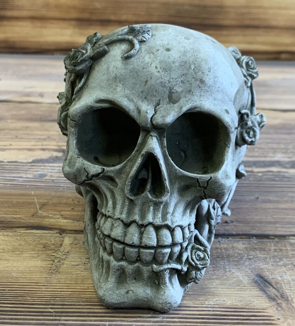 STONE GARDEN ROSE IN MOUTH SKULL GOTHIC HUMAN HEAD ORNAMENT STATUE