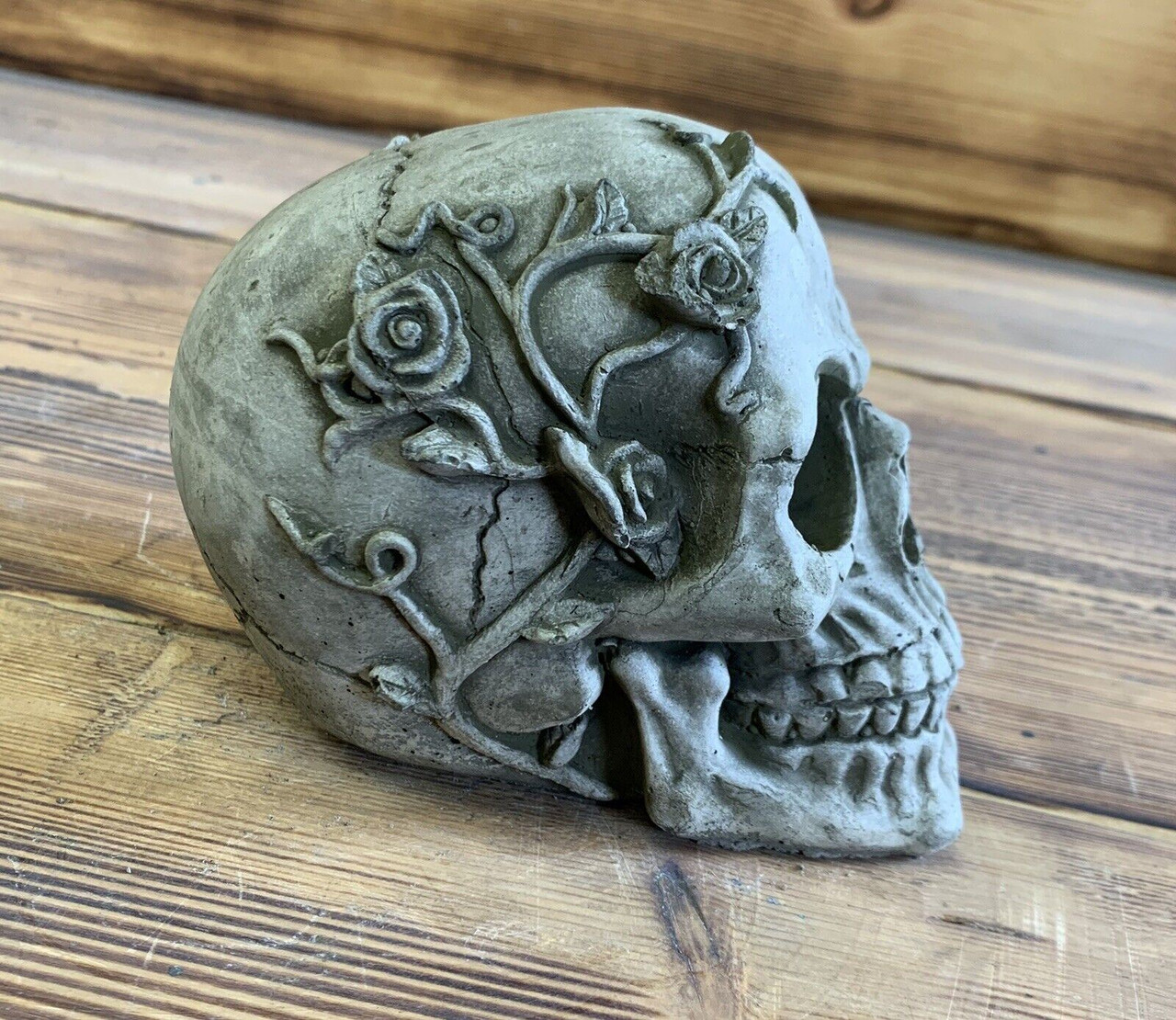 STONE GARDEN ROSE IN MOUTH SKULL GOTHIC HUMAN HEAD ORNAMENT STATUE