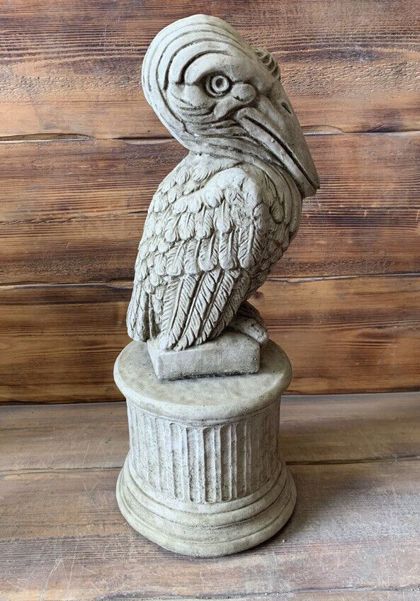 STONE GARDEN LARGE PELICAN BIRD ON PLINTH DETAILED GIFT ORNAMENT