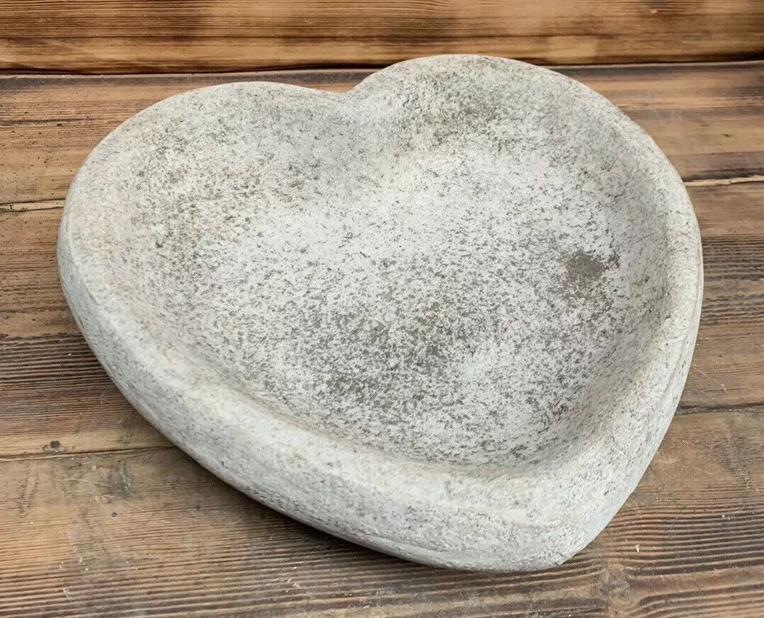 STONE GARDEN BIRD BATH BOWL LOVE HEART ORNAMENT BIRD BATH TOP ONLY 