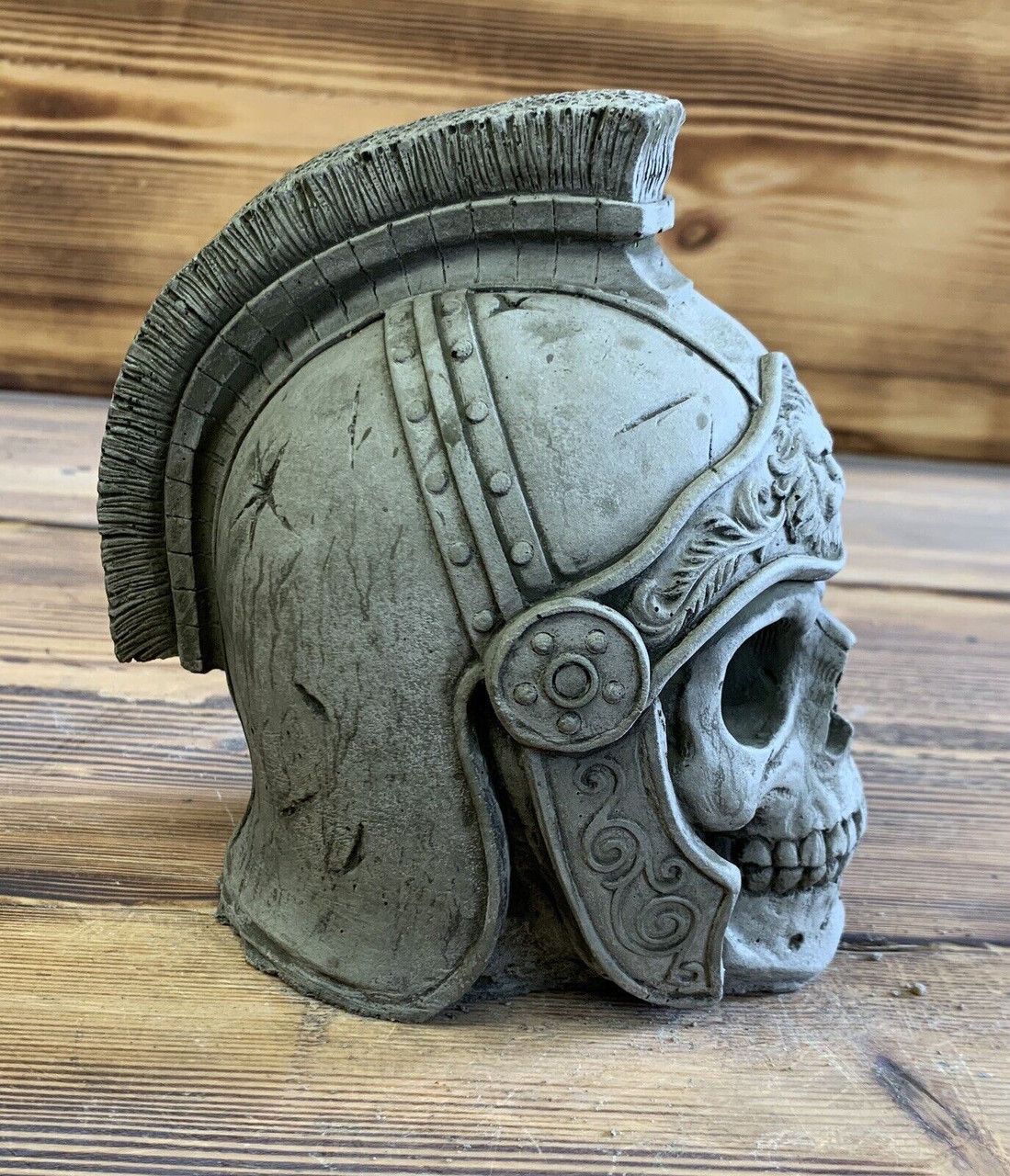 STONE GARDEN VIKING SKULL GOTHIC HUMAN HEAD ORNAMENT STATUE