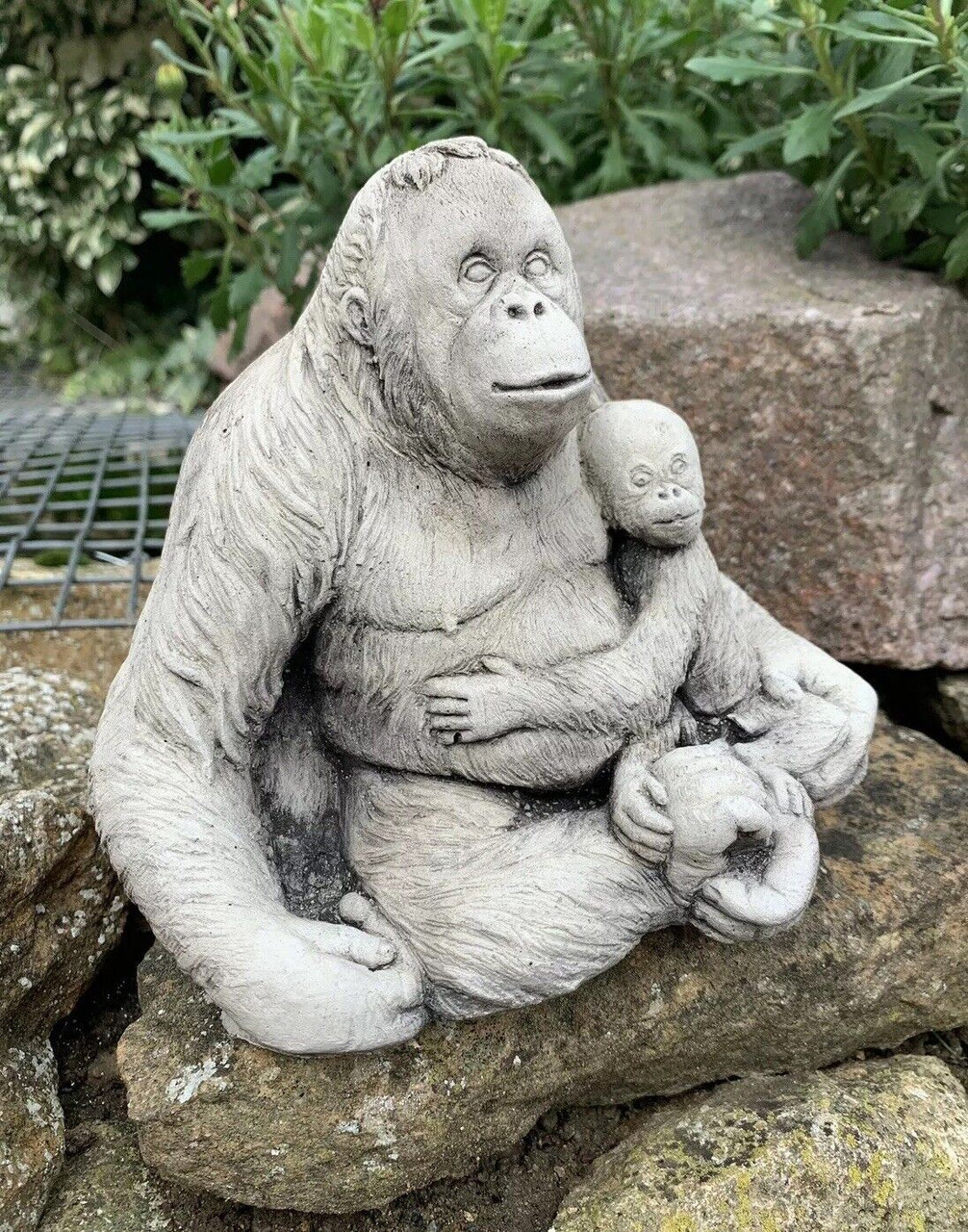 STONE GARDEN ORANGUTAN MONKEY AND BABY CUTE GIFT ORNAMENT