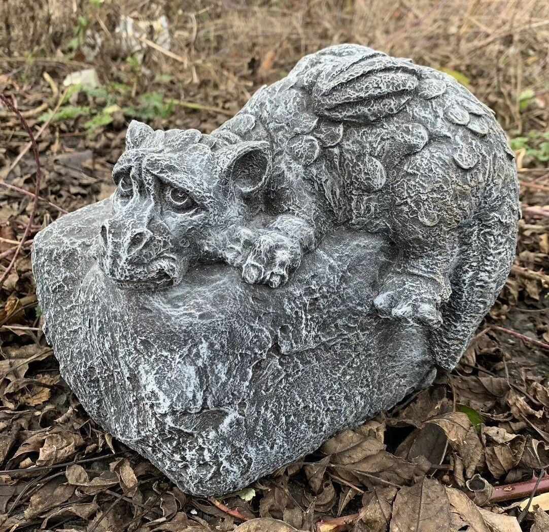 STONE GARDEN DRAGON ON A ROCK HAND CAST CUTE STATUE MYTHICAL  GOTHIC ORNAMENT